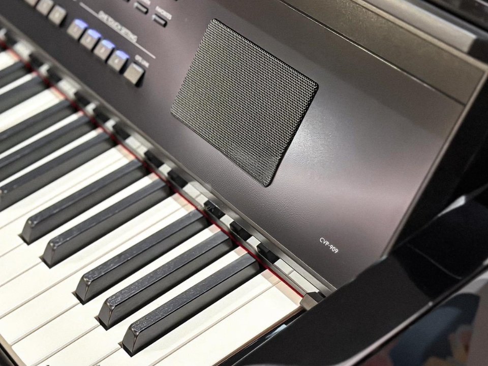 Hình ảnh chi tiết Yamaha CVP-909 GP PE góc chụp 7